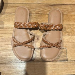 Size 8- Universal Thread- braided strap sandals